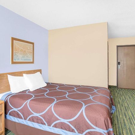 Boarders Inn & Suites By Cobblestone Hotels Waterloo Cedar Falls Kültér fotó
