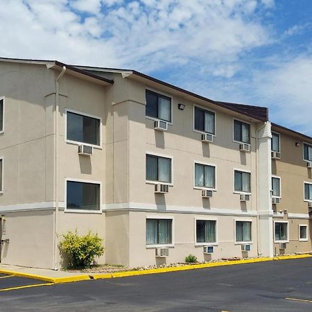 Boarders Inn & Suites By Cobblestone Hotels Waterloo Cedar Falls Kültér fotó