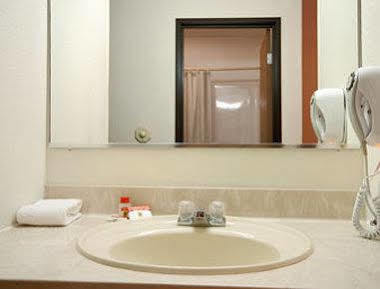 Boarders Inn & Suites By Cobblestone Hotels Waterloo Cedar Falls Kültér fotó